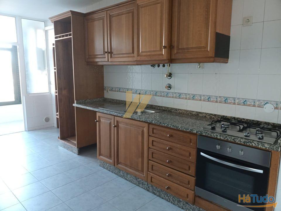 Apartamento T3 junto a Lactogal de Oliveira de Azeméis Apartamento T3 junto a Lactogal de Oliveira de Azeméis