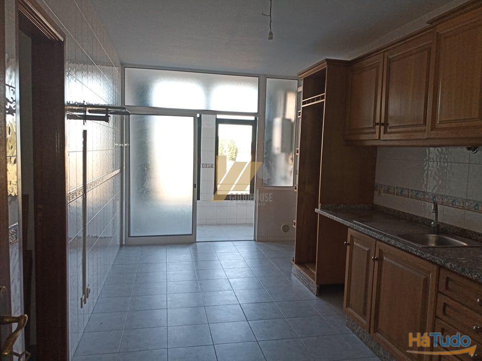 Apartamento T3 junto a Lactogal de Oliveira de Azeméis Apartamento T3 junto a Lactogal de Oliveira de Azeméis