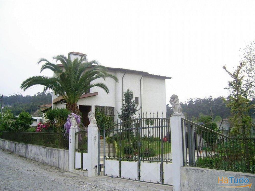 Moradia T5 Venda em Escudeiros e Penso (Santo Estêvão e São Vicente),Braga