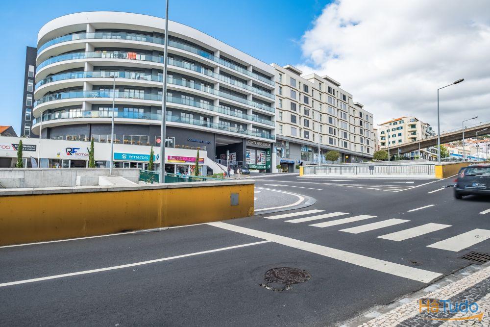 Apartamento T1  super moderno com estacionamento no  centro Funchal  investimento para AL ou arrendar