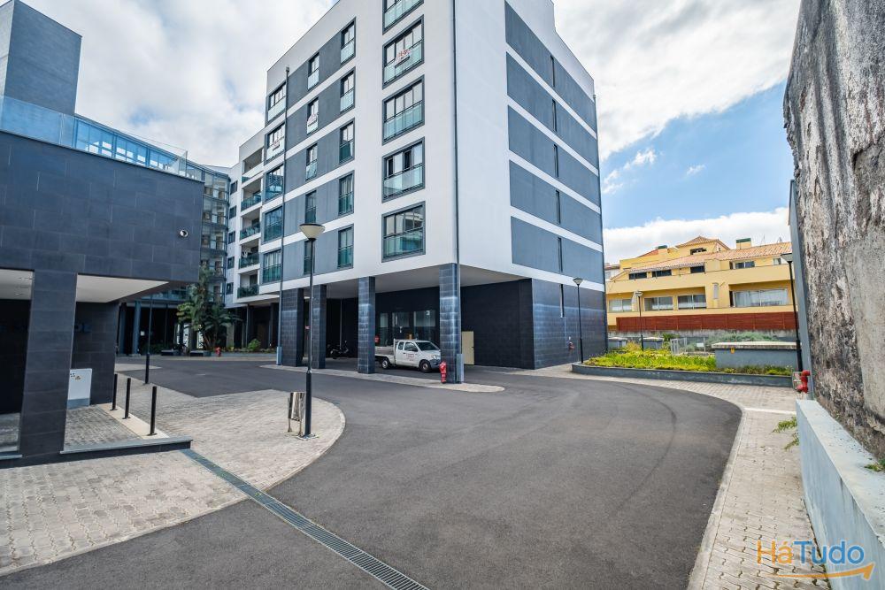 Apartamento T1  super moderno com estacionamento no  centro Funchal  investimento para AL ou arrendar
