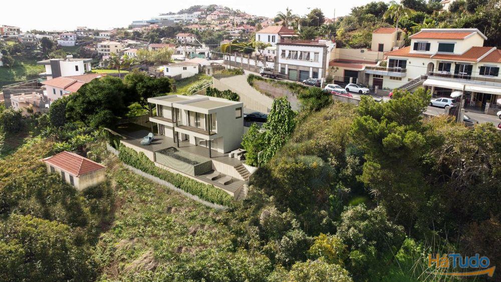 Casa nova em construção tipologia  T 4   com piscina aquecida no Funchal