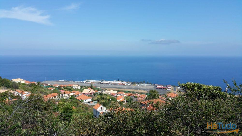 Hectare Plano com mais de 10 . 000 m2 em Santa Cruz com vista mar perto via rápida
