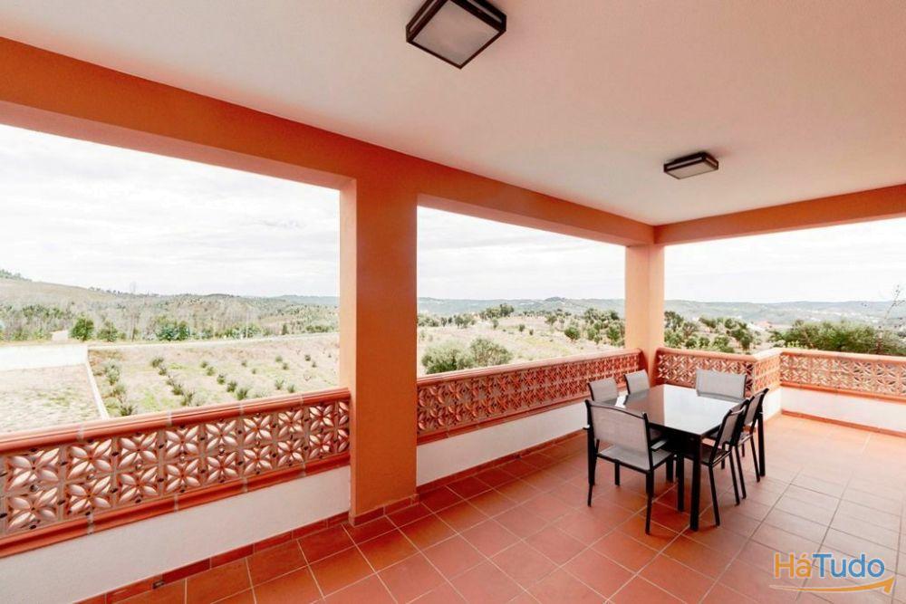 Moradia de Luxo junto ao rio Moradia de Luxo junto ao rio