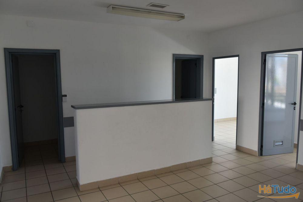 Loja p/comércio, para clínica médica  - Vila Nova de Poiares