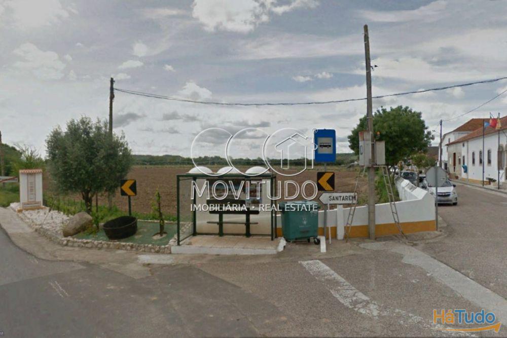 RESERVADO - Terreno com Moradia térrea, para venda, situada no Pombalinho, Concelho da Golegã.