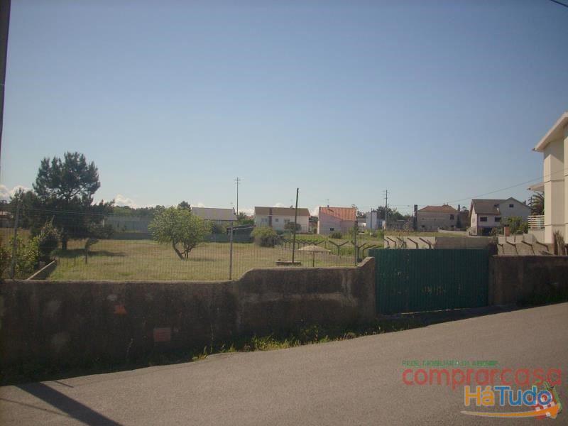 Terreno rústico - Terreno com área aproximada de 3.000 m2 sito em zona sossegada; viabilidade de construção para moradia. Terreno rústico - Terreno com área aproximada de 3.000 m2 sito em zona sossegada; viabilidade de construção para moradia.