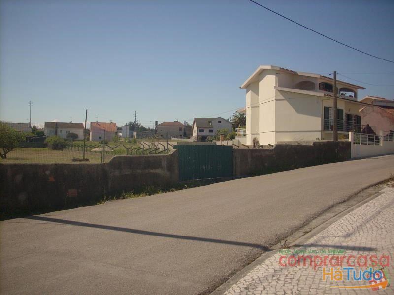 Terreno rústico - Terreno com área aproximada de 3.000 m2 sito em zona sossegada; viabilidade de construção para moradia. Terreno rústico - Terreno com área aproximada de 3.000 m2 sito em zona sossegada; viabilidade de construção para moradia.