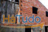 Moradia para restauro, com anexos e terreno logradouro.,   Santarém											  -   Ourém