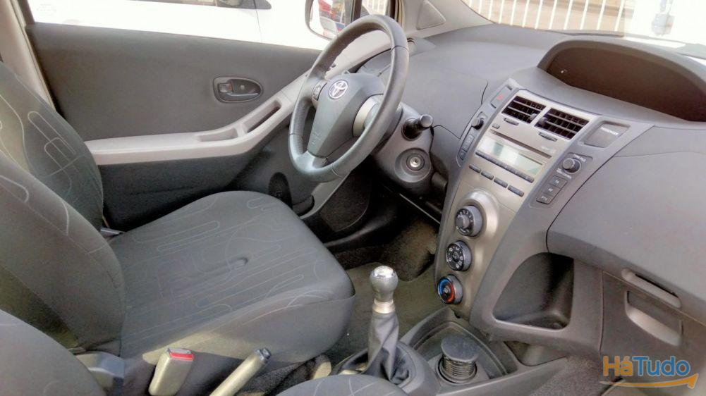 Toyota Yaris 1.0 VVT-i Comfort+AC Toyota Yaris 1.0 VVT-i Comfort+AC