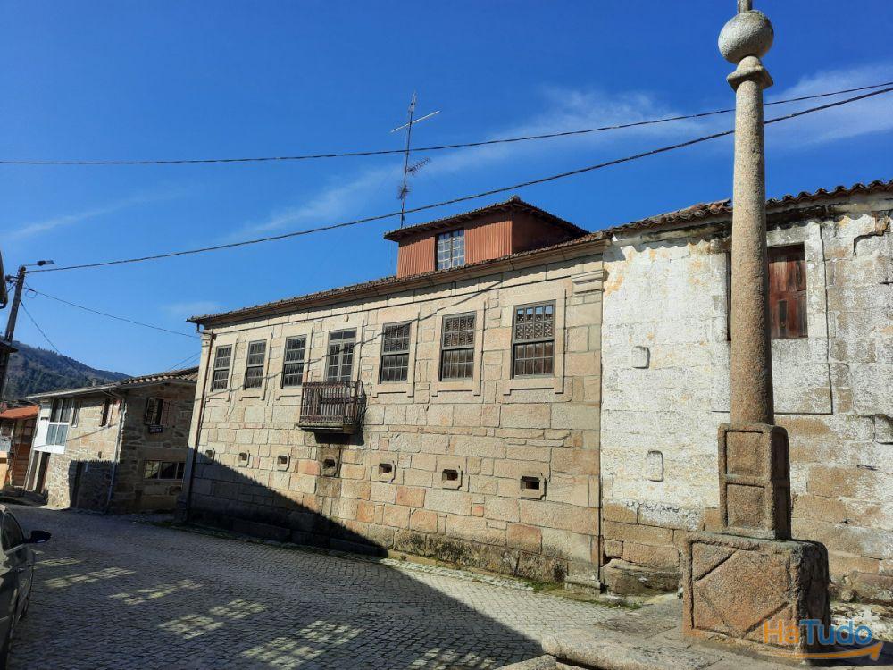 Quintinha com moradia T4 Quintinha com moradia T4