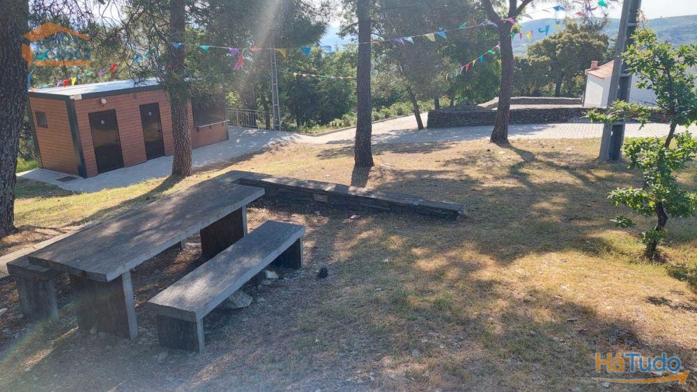 Terreno com paisagem para a Vila Terreno com paisagem para a Vila