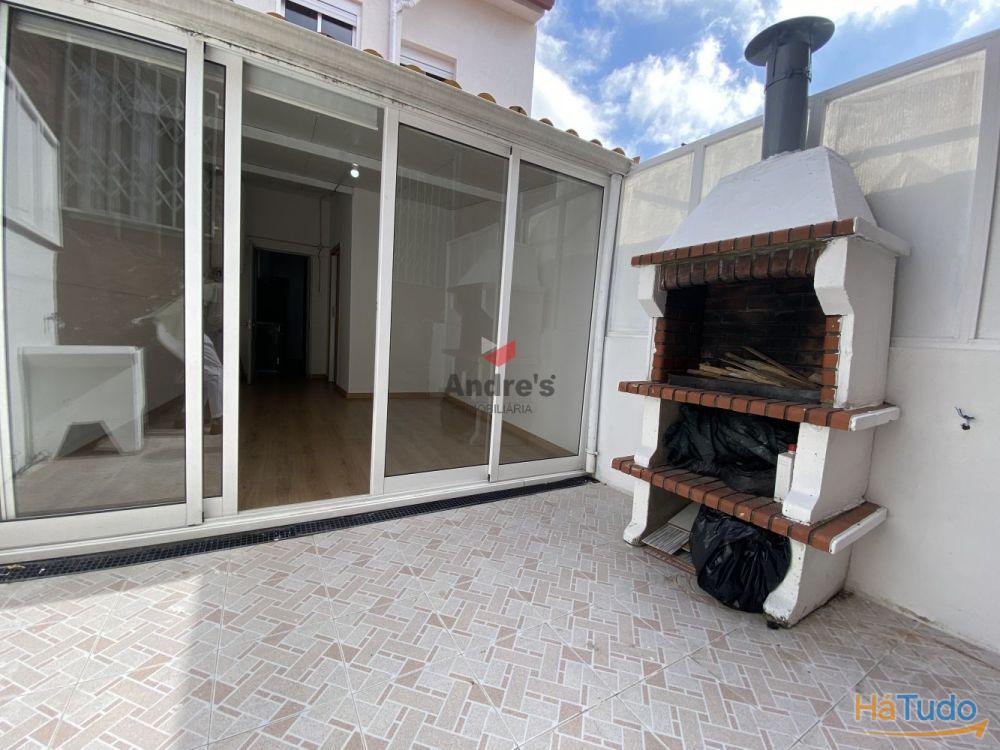 Moradia V4 | Remodelada | Campo 24 de Agosto Moradia V4 | Remodelada | Campo 24 de Agosto