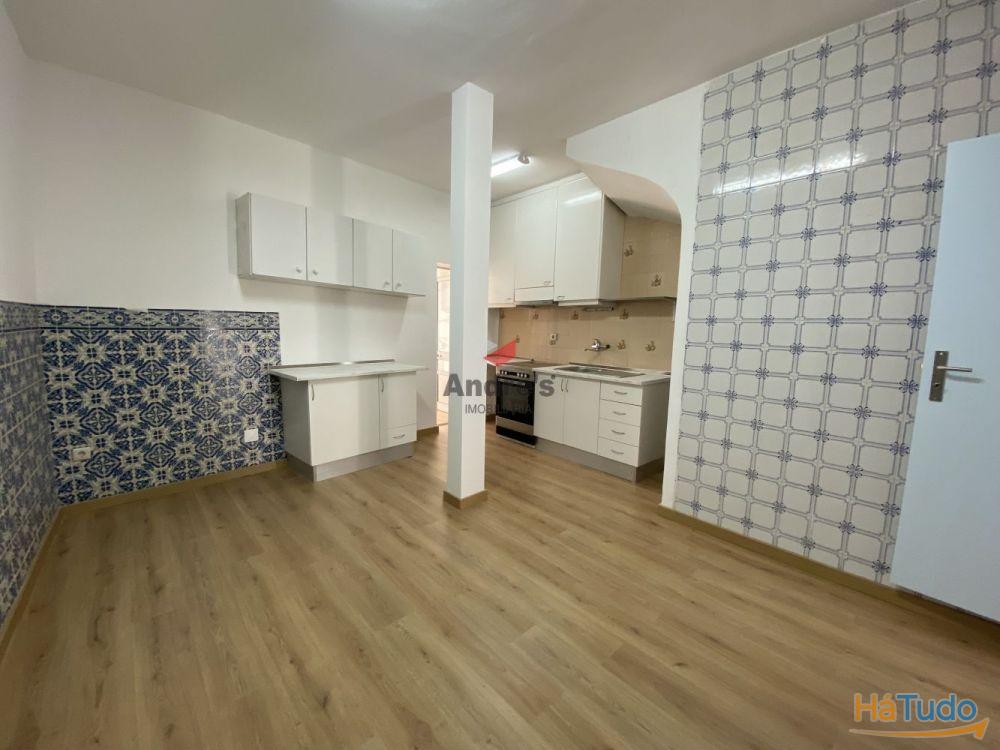 Moradia V4 | Remodelada | Campo 24 de Agosto Moradia V4 | Remodelada | Campo 24 de Agosto