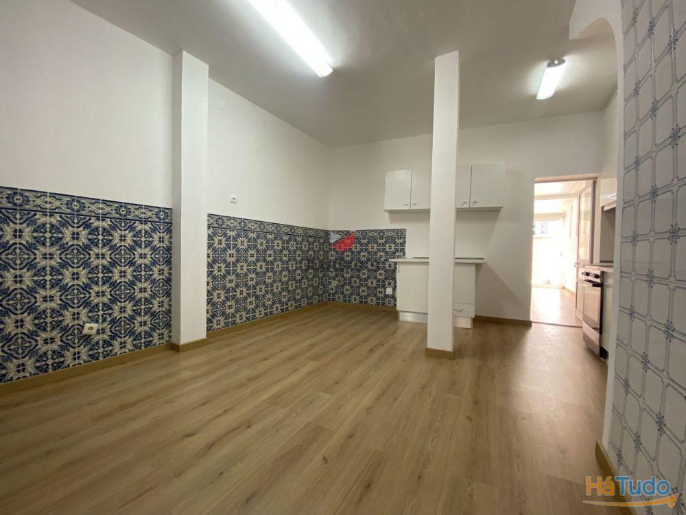 Moradia V4 | Remodelada | Campo 24 de Agosto Moradia V4 | Remodelada | Campo 24 de Agosto