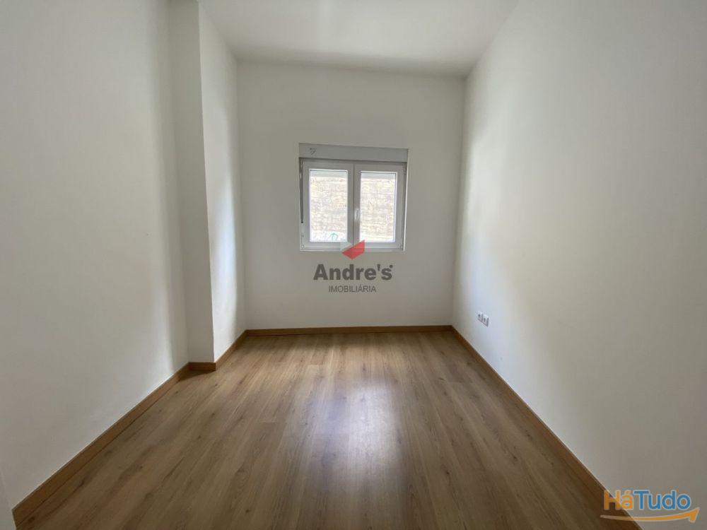 Moradia V4 | Remodelada | Campo 24 de Agosto Moradia V4 | Remodelada | Campo 24 de Agosto