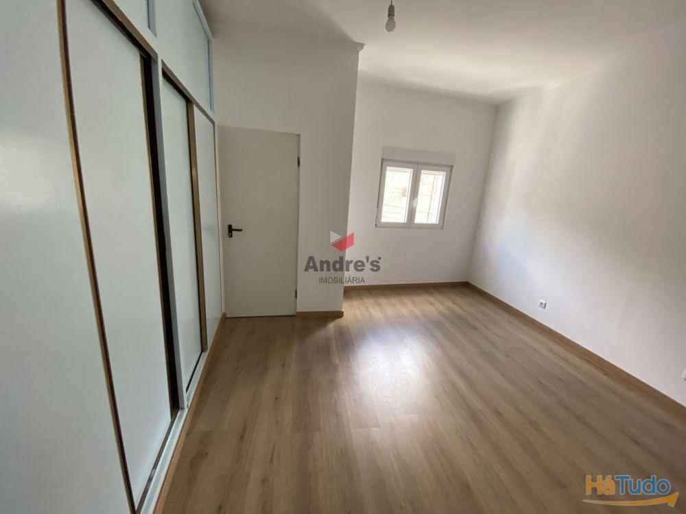 Moradia V4 | Remodelada | Campo 24 de Agosto Moradia V4 | Remodelada | Campo 24 de Agosto