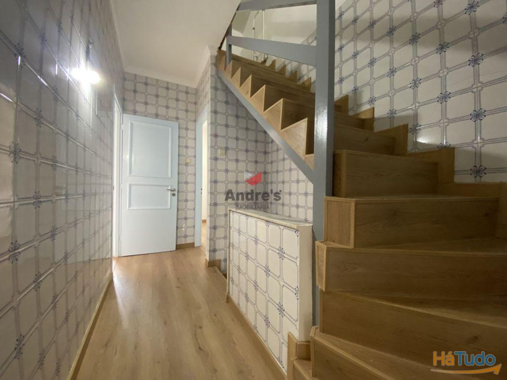 Moradia V4 | Remodelada | Campo 24 de Agosto Moradia V4 | Remodelada | Campo 24 de Agosto