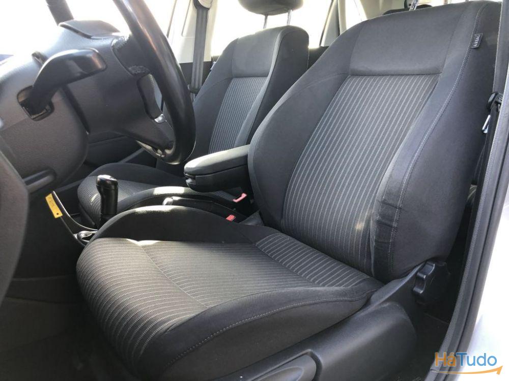 Volkswagen Polo 1.6 TDI Confortline Volkswagen Polo 1.6 TDI Confortline