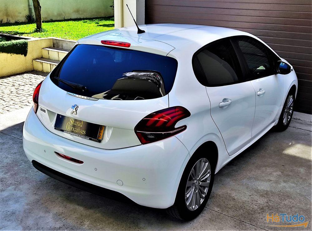 Peugeot 208 1.2 Pure Tech Style