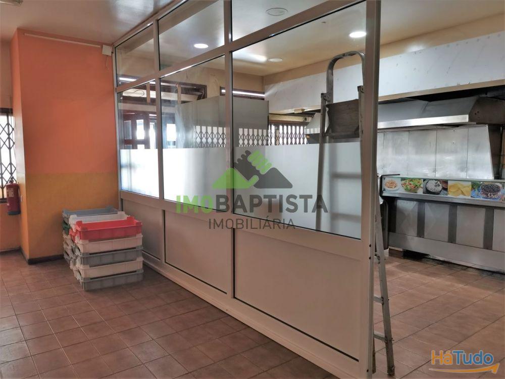 Loja com 168 m2 em Fi�es