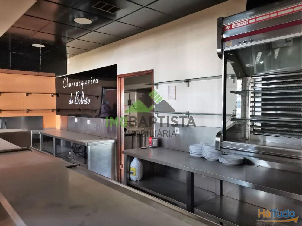 Loja com 168 m2 em Fi�es