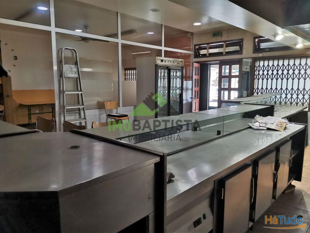 Loja com 168 m2 em Fi�es