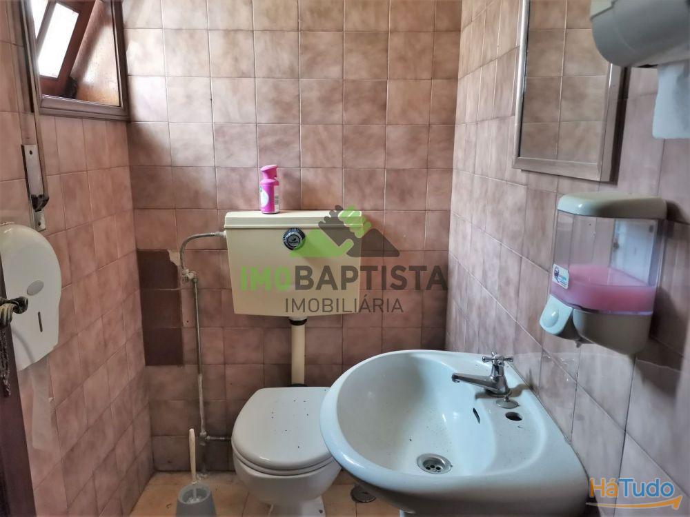 Loja com 168 m2 em Fi�es