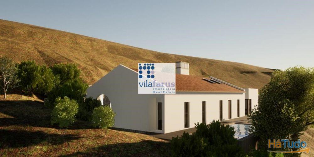 Terreno de 7.895m2 com projecto em análise Terreno de 7.895m2 com projecto em análise