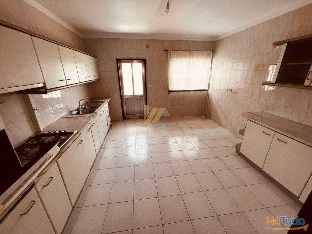 Apartamento T3 com garagem fechada Apartamento T3 com garagem fechada