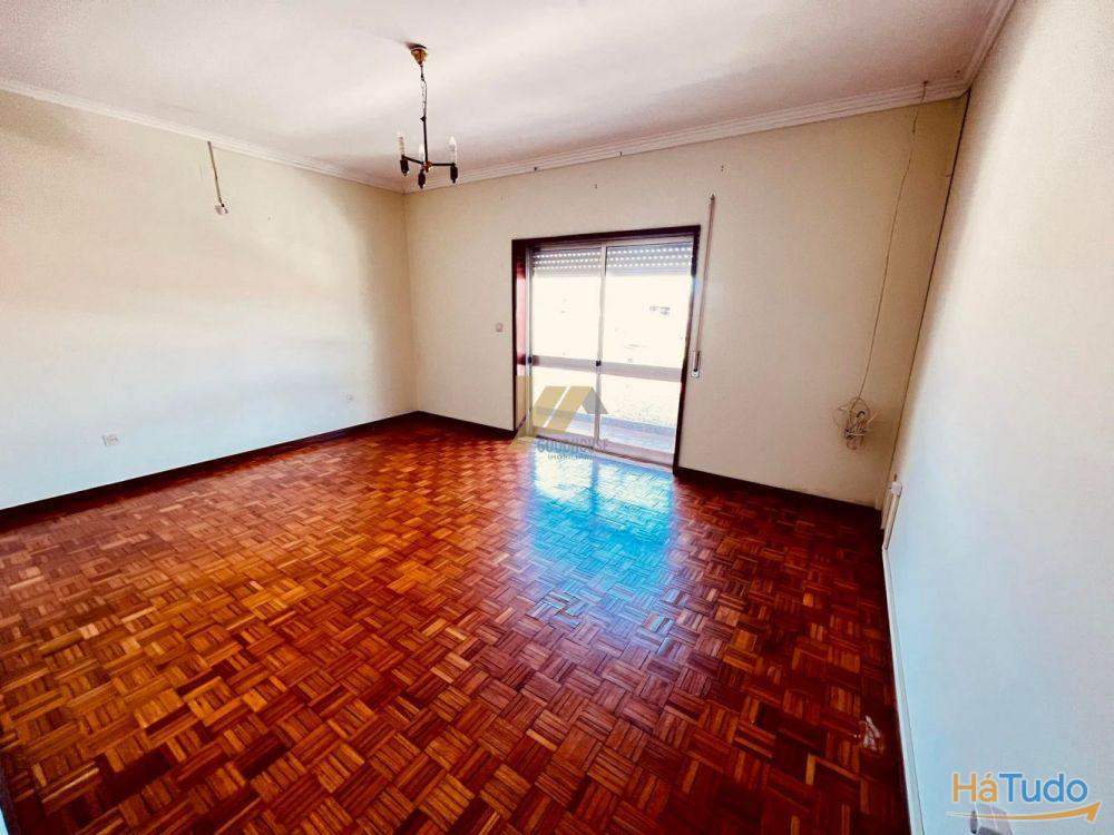 Apartamento T3 com garagem fechada Apartamento T3 com garagem fechada