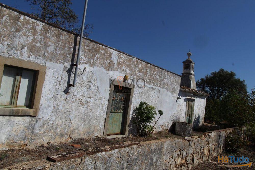 Moradia isolada para recuperar, no Barranco de São Miguel, Moncarapacho