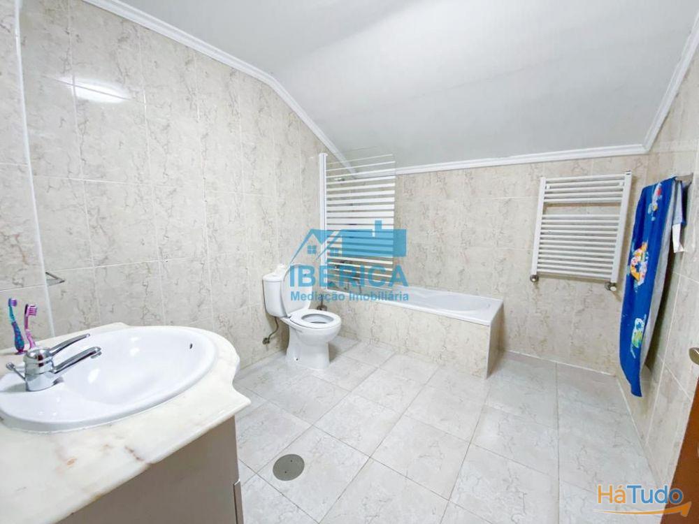 Apartamento T3+1 Dúplex em Vilar Andorinho (Baiza)