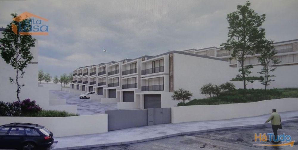 15 Moradias 3f em Condomínio fechado VILLAS PREMIUM com piscina, São Cosme, Gondomar.