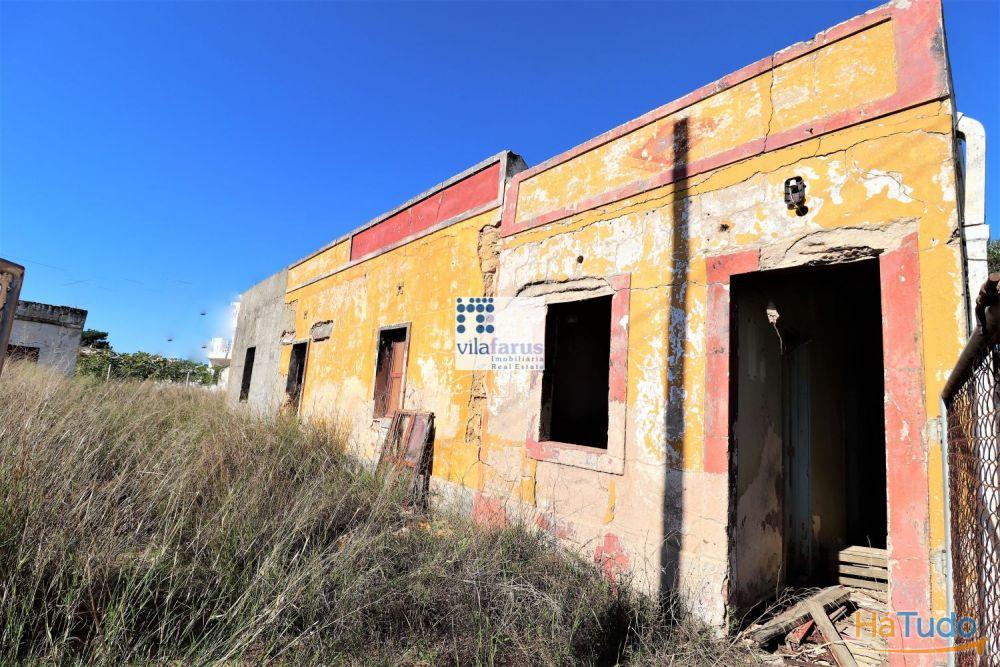 Terreno com 3 ruínas nas Gambelas Terreno com 3 ruínas nas Gambelas