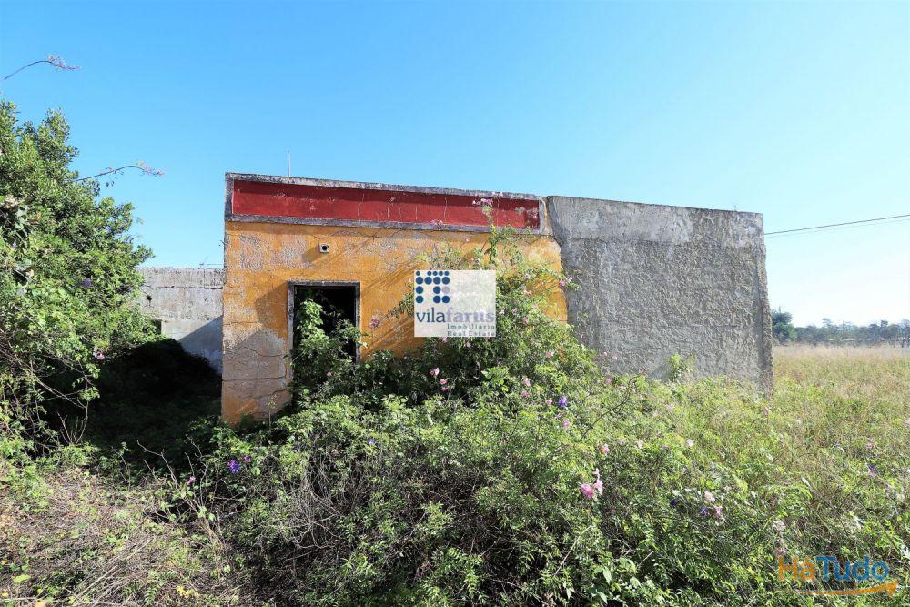 Terreno com 3 ruínas nas Gambelas Terreno com 3 ruínas nas Gambelas