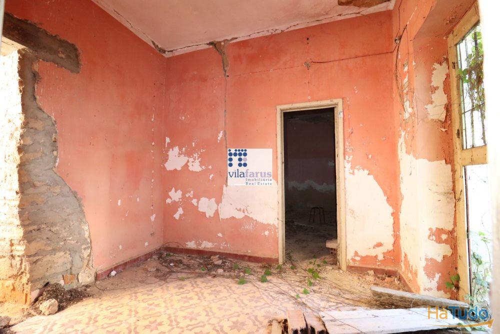 Terreno com 3 ruínas nas Gambelas Terreno com 3 ruínas nas Gambelas