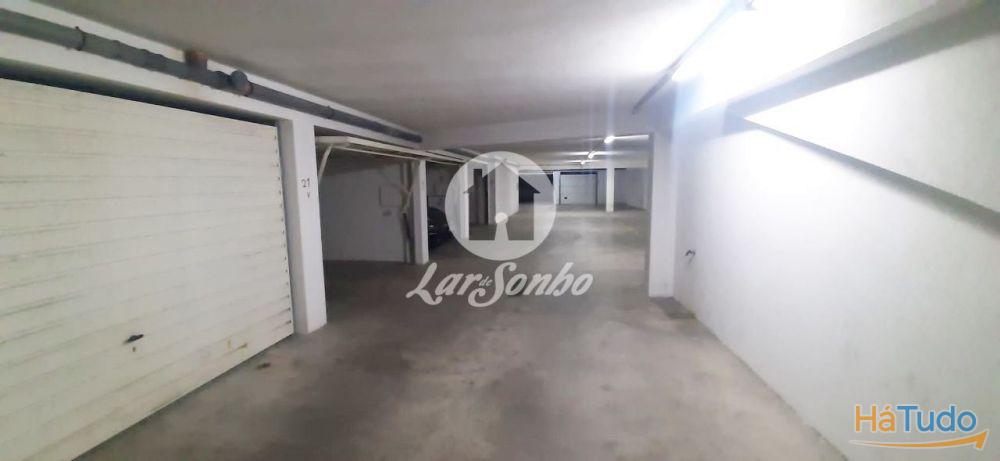 Garagem fechada para venda em 2ª linha da praia da Póvoa de Varzim Garagem fechada para venda em 2ª linha da praia da Póvoa de Varzim