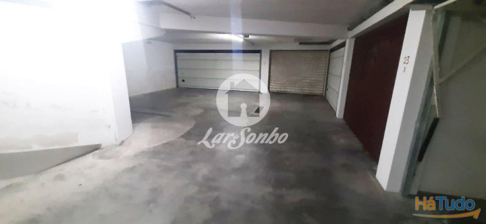 Garagem fechada para venda em 2ª linha da praia da Póvoa de Varzim Garagem fechada para venda em 2ª linha da praia da Póvoa de Varzim
