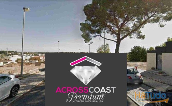 TERRENO PARA CONSTRUÇÃO DE EDIFÍCIO COM 15 FOGOS JUNTO À QUINTA DAS CORREIAS - CARTAXO TERRENO PARA CONSTRUÇÃO DE EDIFÍCIO COM 15 FOGOS JUNTO À QUINTA DAS CORREIAS - CARTAXO