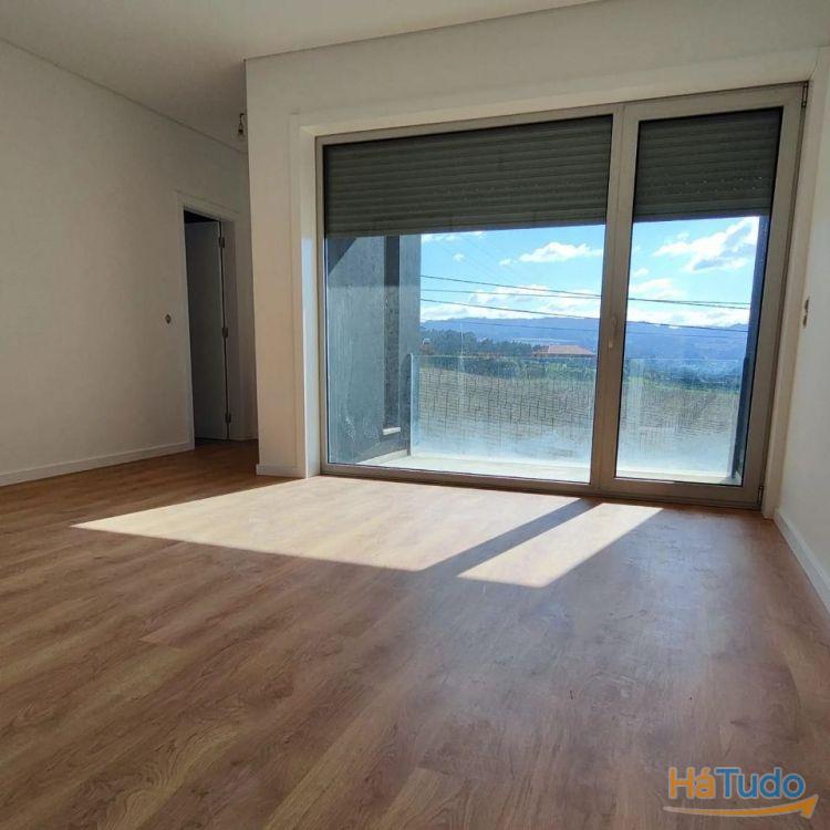 Moradia geminada, recuperada, para venda, Lousada - Cristelos, Boim e Ordem Moradia geminada, recuperada, para venda, Lousada - Cristelos, Boim e Ordem