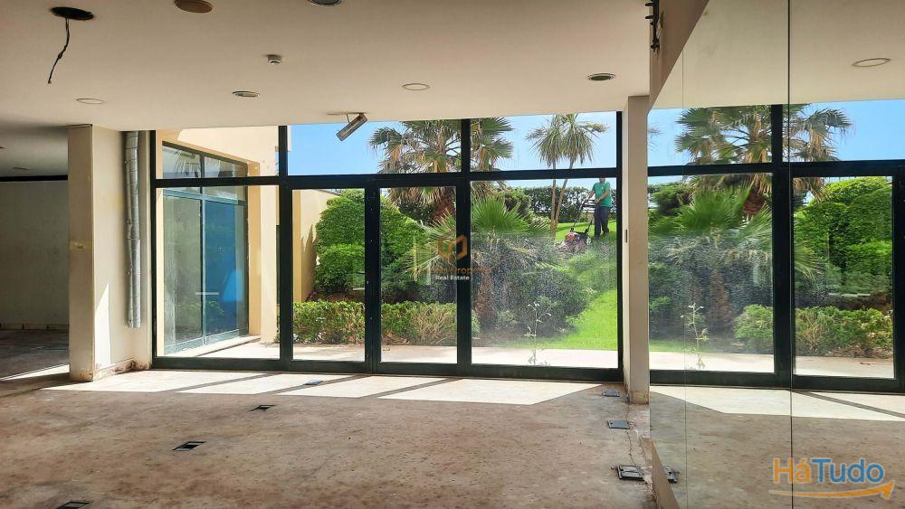 Espao comercial 2300 m2 na Marginal, Parede