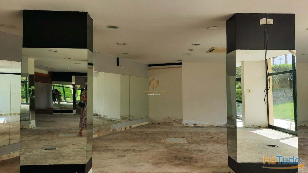 Espao comercial 2300 m2 na Marginal, Parede