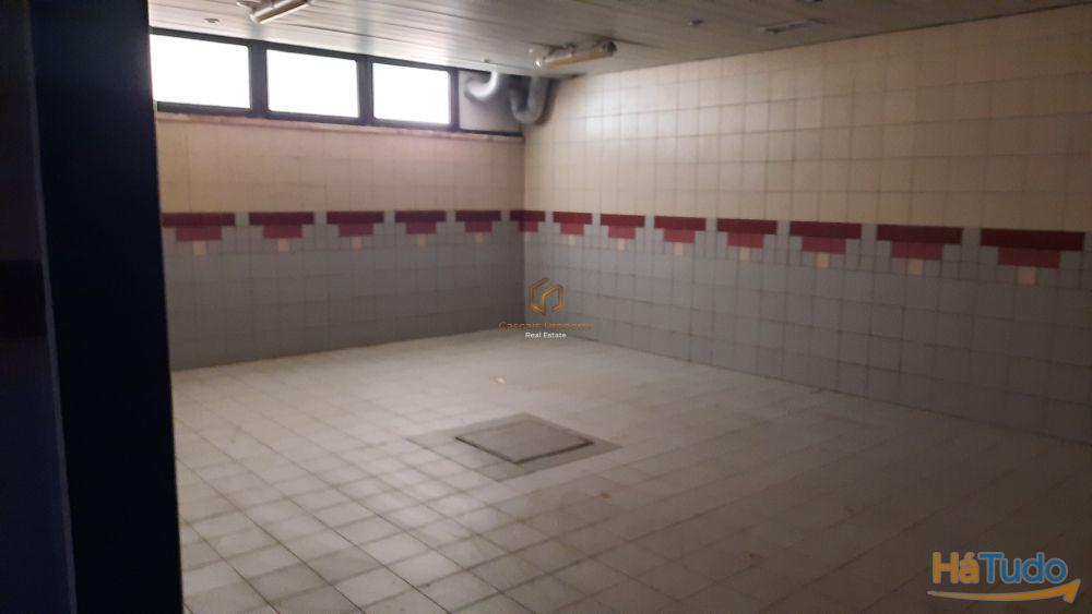Espao comercial 2300 m2 na Marginal, Parede