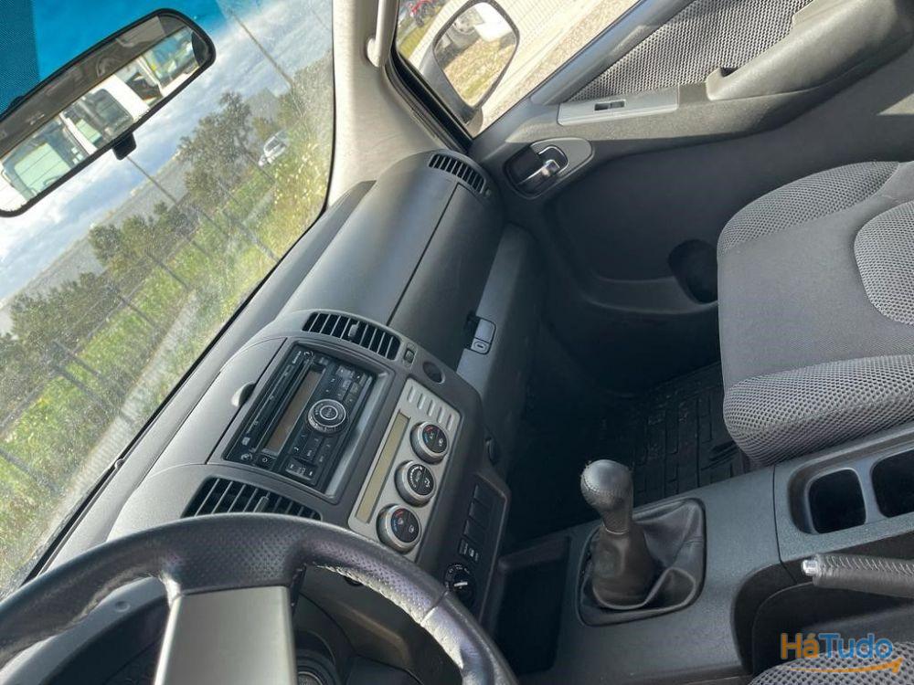 Nissan Navara 2.5 DCI King CAB 4WD Nissan Navara 2.5 DCI King CAB 4WD