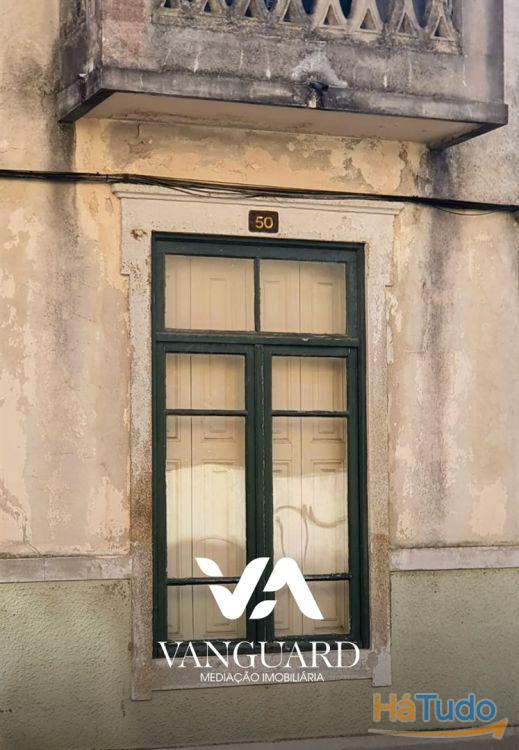 Moradia para reconstruir com terreno / Póvoa de Varzim/ Centro Moradia para reconstruir com terreno / Póvoa de Varzim/ Centro