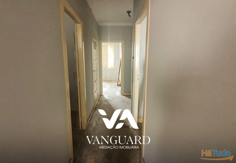 Moradia para reconstruir com terreno / Póvoa de Varzim/ Centro Moradia para reconstruir com terreno / Póvoa de Varzim/ Centro