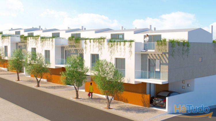 Lote de Terreno para construção de moradia em banda, localizado na Urb. da Ribeira do Marchante Lote de Terreno para construção de moradia em banda, localizado na Urb. da Ribeira do Marchante