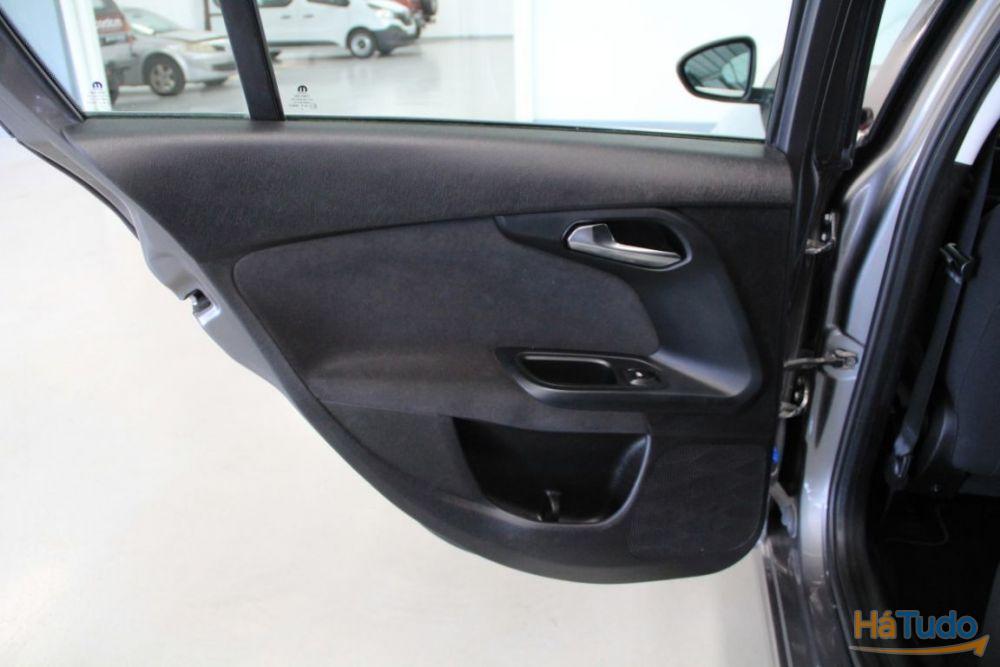 Fiat Tipo 1.3 M-Jet Lounge J17 Fiat Tipo 1.3 M-Jet Lounge J17