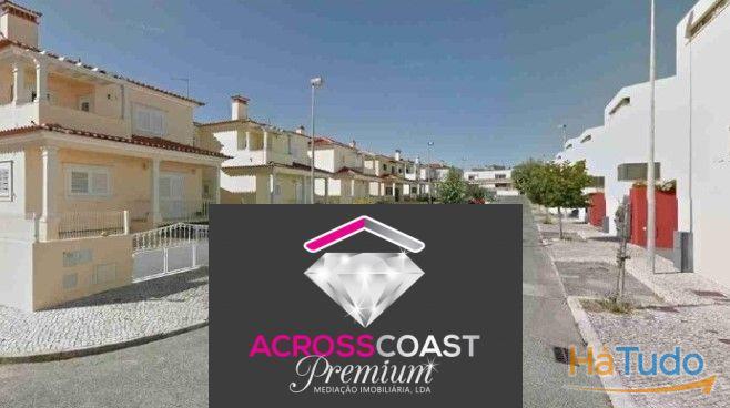 LOTE DE TERRENO PARA CONSTRUÇÃO DE MORADIA JUNTO À QUINTA DAS CORREIAS - CARTAXO LOTE DE TERRENO PARA CONSTRUÇÃO DE MORADIA JUNTO À QUINTA DAS CORREIAS - CARTAXO